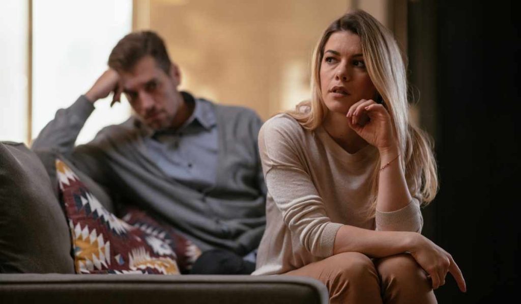 unhappy couples argue. use of i-statements 